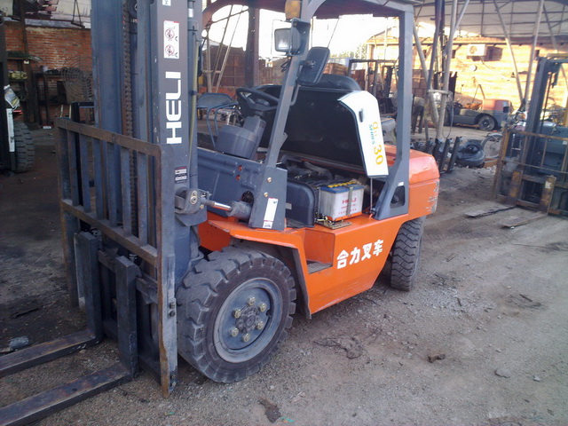 合力叉车3吨 cpc30
