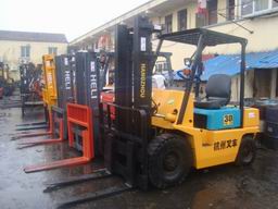 二手小松2吨前移式叉车 小松2吨