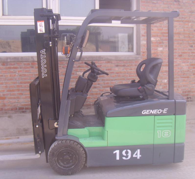 丰田电动三轮座驾叉车（194#） 7FBE18