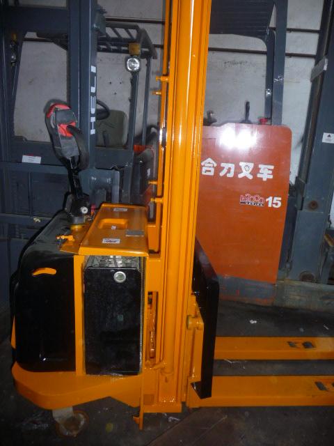 滕州市二手电动叉车、二手电瓶叉车，二手物流设备 青州市二手电动叉车、二手电瓶叉车，二手物流设备 1-15吨多型号