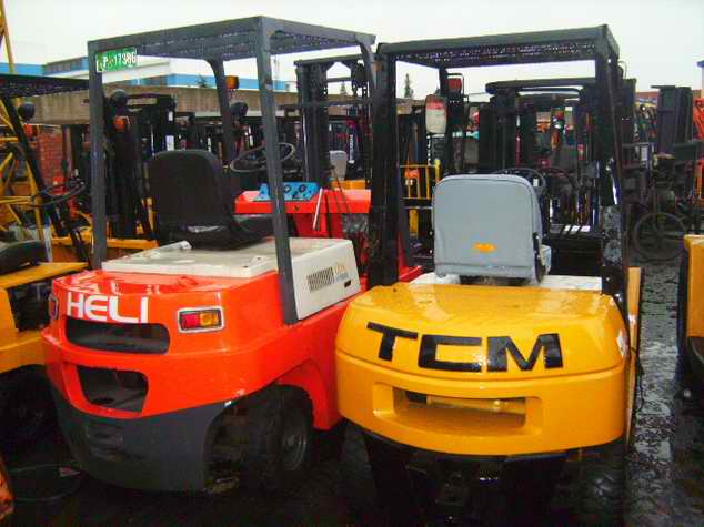 二手进口原装TCM2.5吨叉车 TCM2.5吨叉车