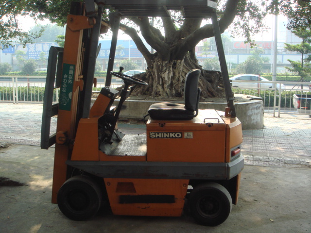 二手电瓶叉车电瓶叉车二手叉车神钢平衡重式电动叉车 神钢电动叉车 神钢电瓶叉车 二手电动叉车 6FBR