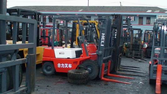 现在转让3吨丰田叉车 3吨