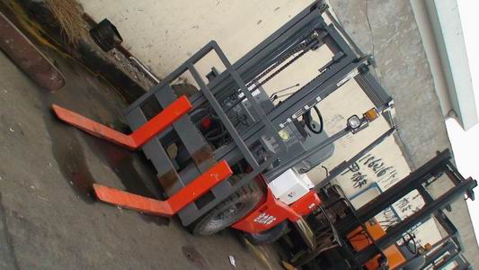 二手叉车网转让：叉车 1-10吨