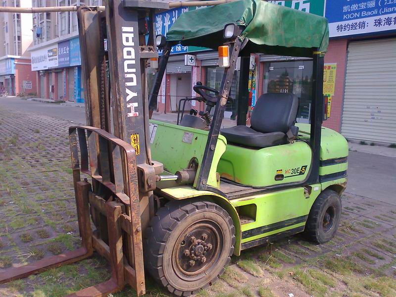 现代叉车 HC30E