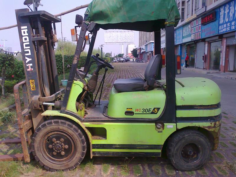 现代叉车 HC30E