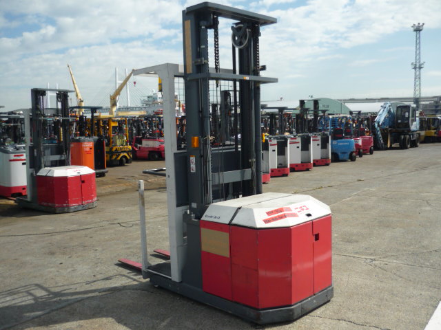 F.Uchiyama提供日本原装力至优拣选叉车 RB10-45B-400-415AC0765