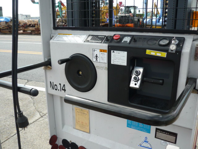 F.Uchiyama提供日本原装力至优拣选叉车 RB10-45B-400-415AC0765