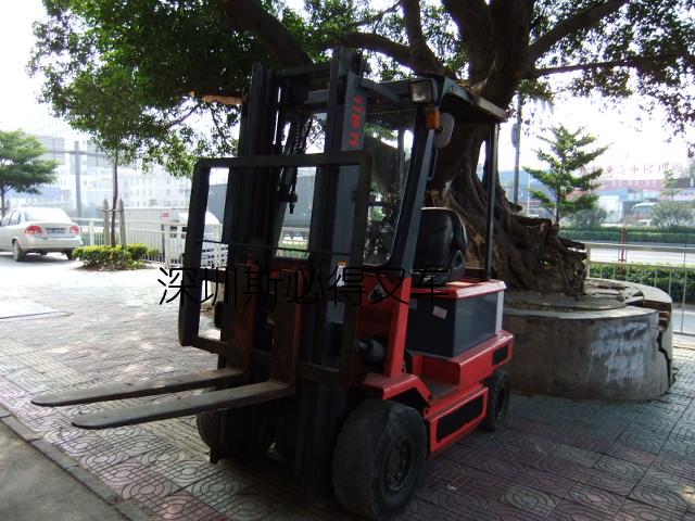 力至优2.5吨电动叉车 进口48V电池持久耐用 可租可售 FB25