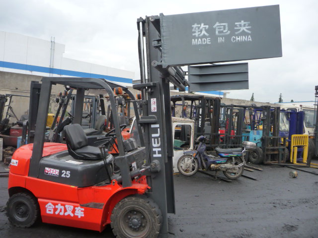 提供9成新二手抱夹叉车，二手合力圆抱夹叉车，夹抱车 进口国产多型号