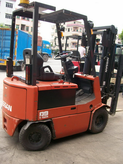 供应二手日产FP01L09电动叉车 供应二手日产FP01L09电动叉车