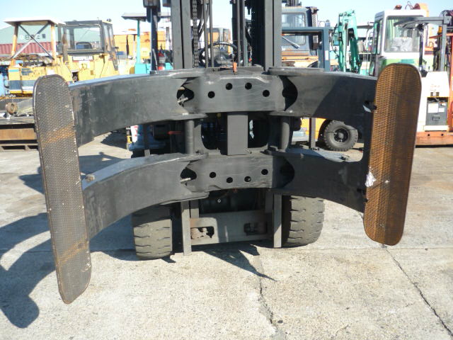 F.Uchiyama提供日本原装丰田柴油纸卷挟叉车 02-7FD40-11485