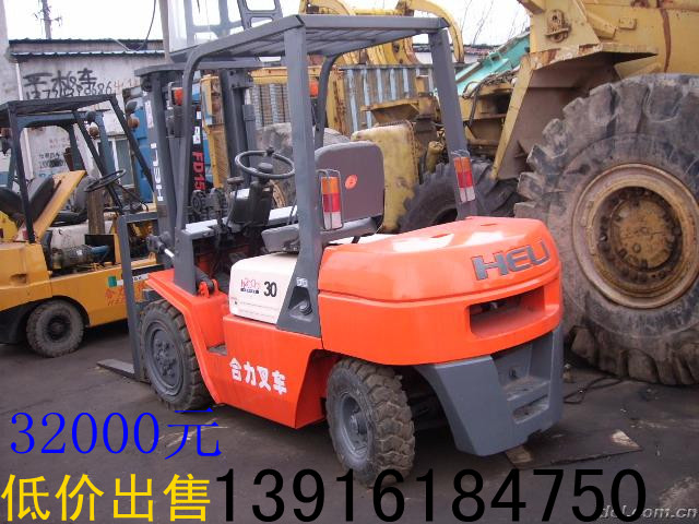 供应低价转让自用3吨5吨叉车4台，06年12月的车 H2000