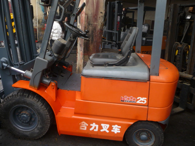 转让国产、进口二手叉车，二手电动叉车（包送） 1-3T