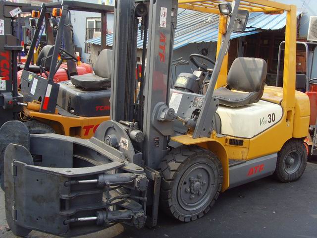回收二手叉车，闲置叉车，报废叉车 内燃叉车 电瓶叉车 1-10T