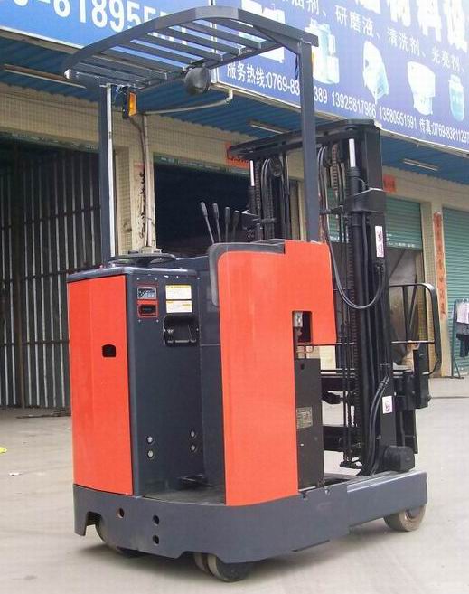 供应二手KOMATSU小松前移式1吨电动叉车带侧移 KOMATSU FB10RS-8