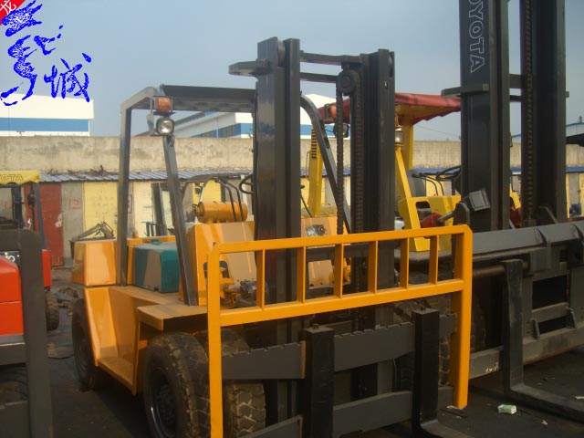 临沂丰田TOYOTA-昆山叉车13020281671 1-15吨