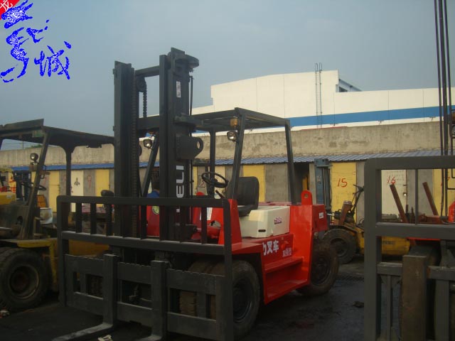 转让：&LDQUO;二手电动叉车，上海杨浦宝鸡双力叉车&RDQUO;进口侧驾前移式叉车 1-15吨