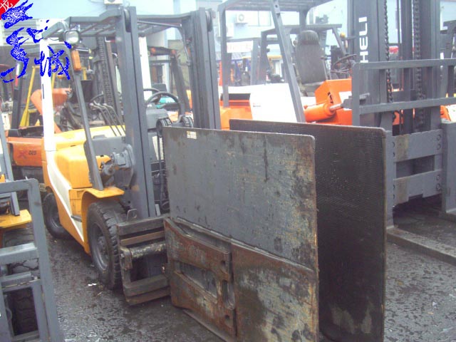 二手叉车网/镇江二手合力叉车 杭州叉车 窄通道叉车夹抱叉车 1-15吨