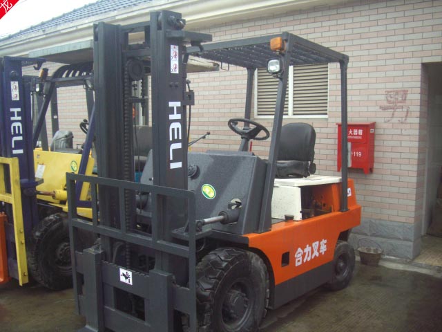 供应2吨原装使用4900小时力至优全自动电动堆高叉车保修180天 2吨