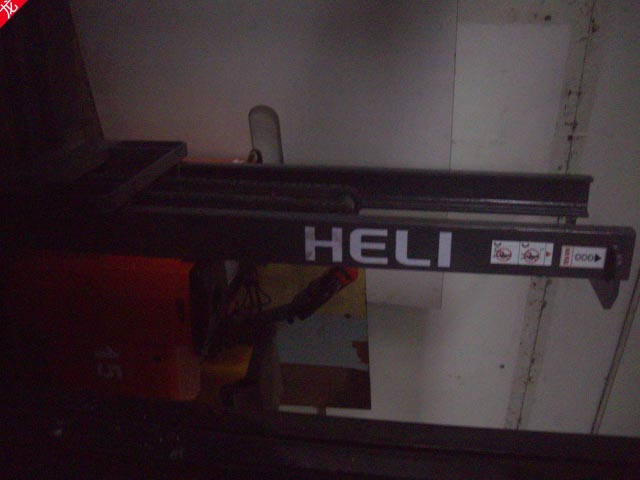 供应2吨原装使用4900小时力至优全自动电动堆高叉车保修180天 2吨