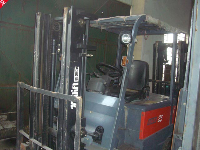 供应5吨使用3300小时7成新梯西安姆电瓶平衡重叉车包运输 5吨