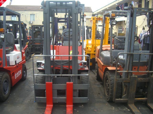 供应原版漆使用3000小时10吨力至优全自动电动堆高叉车保修180天 10吨