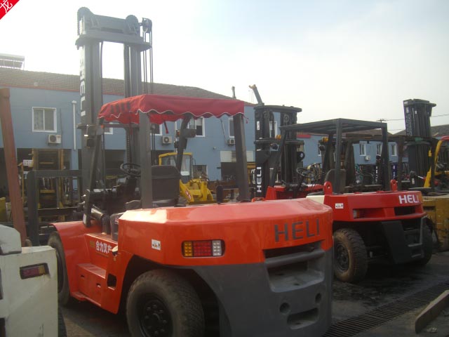 供应使用4900小时原版漆10吨三菱汽油平衡重内燃叉车质保半年 10吨