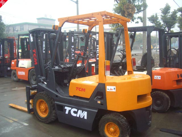 供应2008年7成新1.5吨丰田站驾前移式叉车包运输 1.5吨