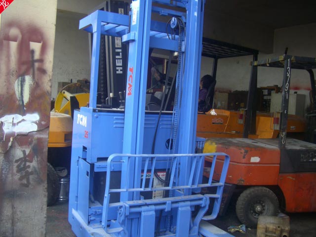 供应9成新使用3800小时10吨台励福电瓶平衡重叉车送货上门 10吨