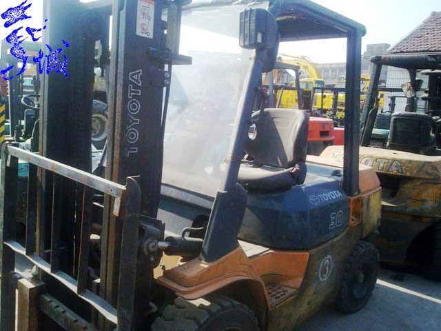 供应7吨7成新使用5100小时沃尔沃内燃防爆叉车保修180天 7吨