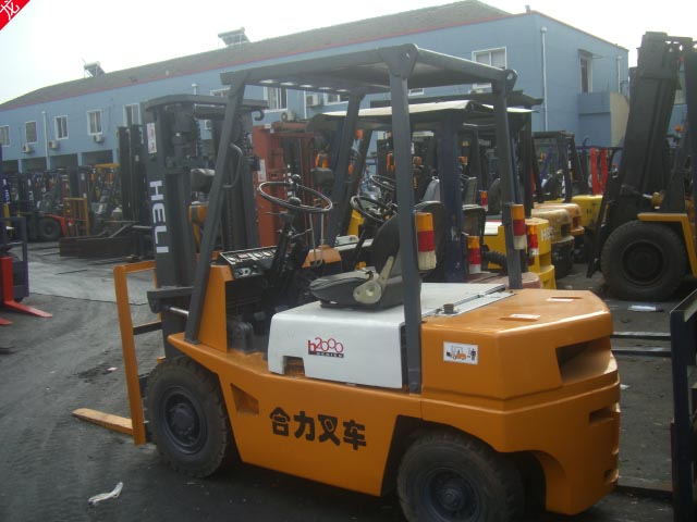 供应8吨7成新使用4400小时现代坐驾式电动托盘叉车送货上门 8吨