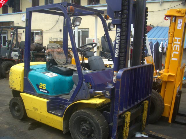 供应2006年1.5吨原版漆林德站驾式电动托盘叉车包运输 1.5吨