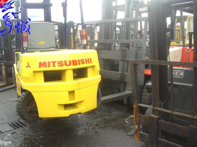 供应9成新2007年7吨台励福平夹抱叉车送货上门 7吨