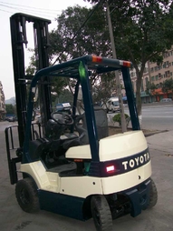 二手电动叉车 东莞 广州 深圳 惠州 载重1-3吨，升高3-5米