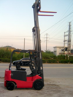 二手力至优2吨电动叉车 NICHIYU FB20PN-60-300