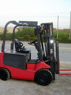 二手力至优2吨电动叉车 NICHIYU FB20PN-60-300