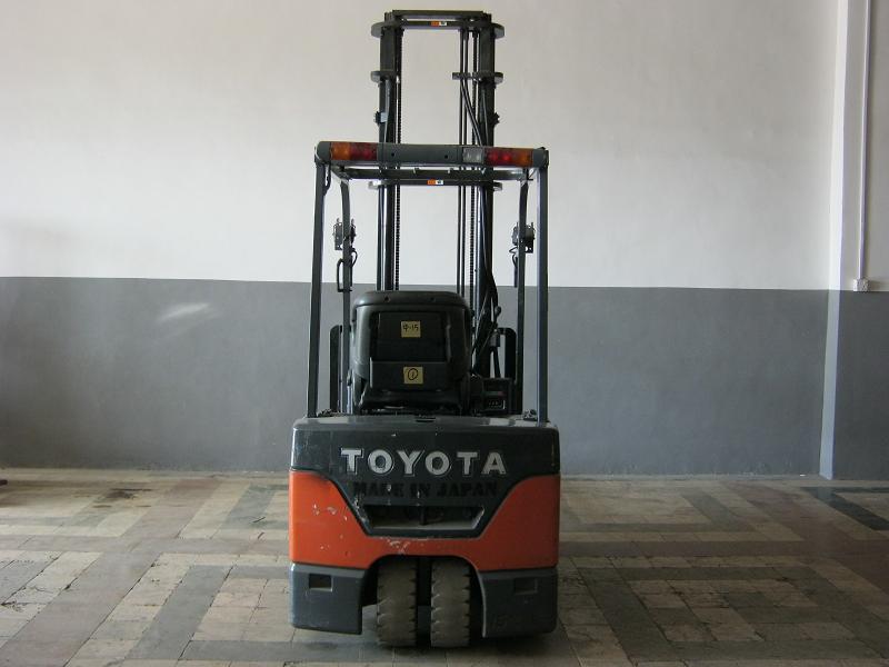 丰田7F三支点电动叉车SH179 7FBE15