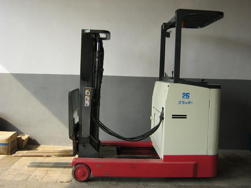 力至优 前移式电瓶叉车SH115 FBR25