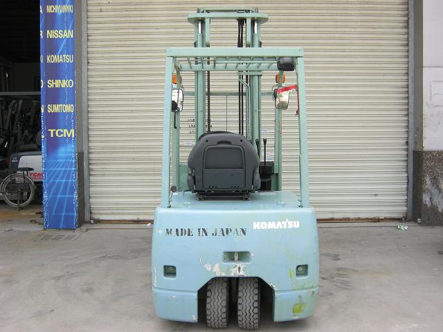 东莞升辉:电动叉车KOMATSU 三支点式（SH158) FB20M