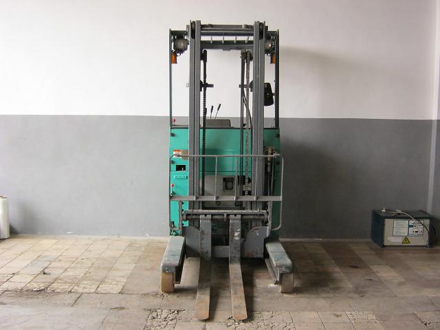 东莞升辉:SHINKO前移式电动叉车 6FBR15