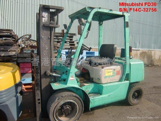 日本原装进口三菱柴油叉车 FD30