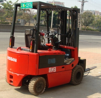 二手闲置或报废电动叉车 载重1-3吨,升高3-8米