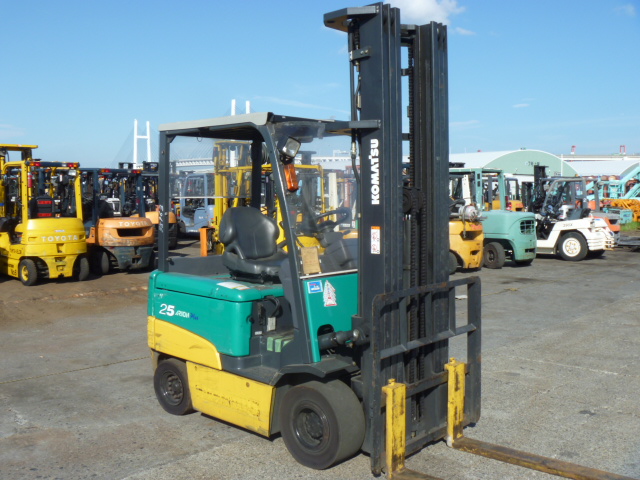 F.Uchiyama提供日本原装小松电瓶平衡重叉车 FB25EX-11-816002