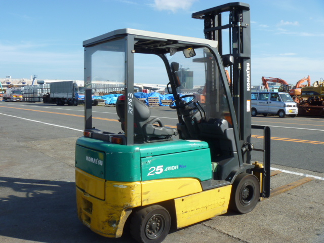 F.Uchiyama提供日本原装小松电瓶平衡重叉车 FB25EX-11-816002