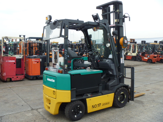 F.Uchiyama提供日本原装小松电动平衡重叉车 FB20EX-11-817747