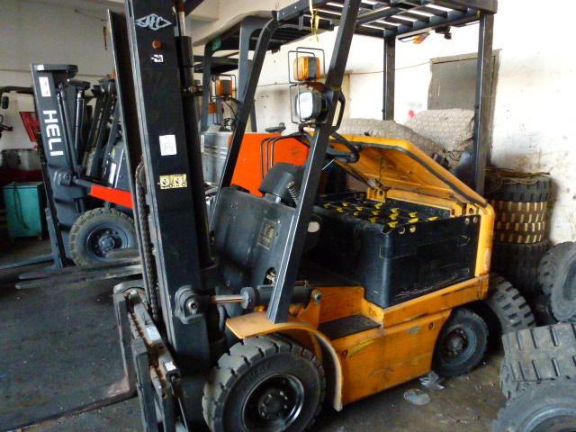 二手叉车销售，温州电动叉车价格，转让“上海二手叉车大世界” CPCD10-50