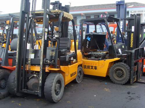 转让2008年4月产杭州3吨柴油叉车，免费保修一年 1吨-3吨内燃叉车
