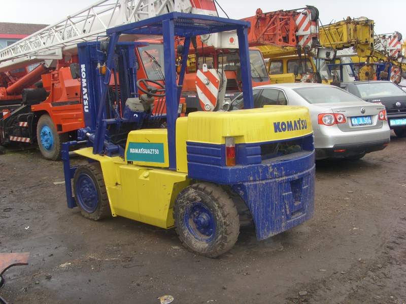 二手叉车遍地有，质量服务我最优 进口国产多型号 二手叉车转让，二手柴油叉车，二手电动叉车齐全，起升高度3米~8米不等