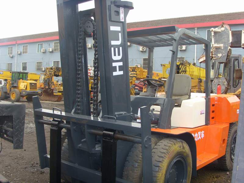 供应二手叉车,上海及周边可保修 CPCD1-CPCD10 公司销售各种叉车:二手叉车,合力叉车,杭叉,二手叉车,合力叉车,杭叉,二手叉车,合力叉车